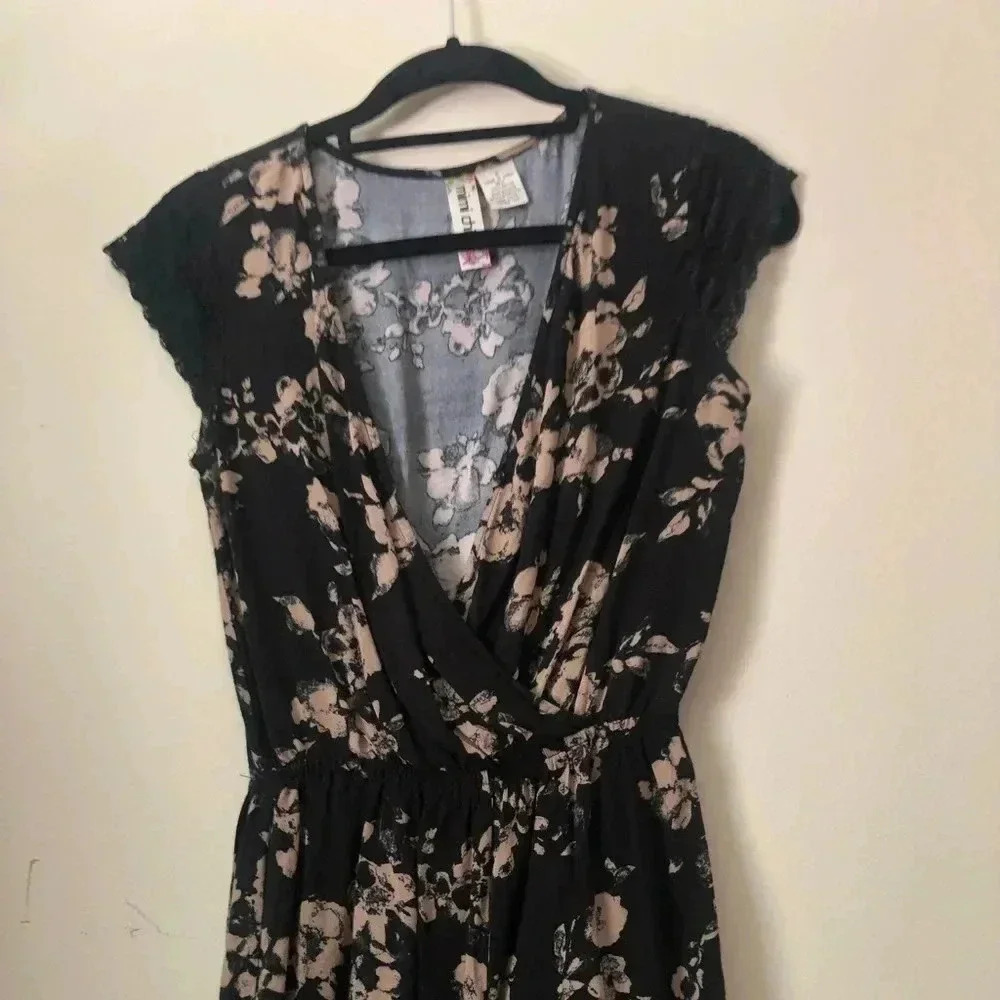Romper - Picture 2 of 5